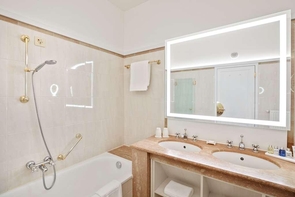 Radisson Blu Hotel Altstadt, Solnohrad Pokoj fotografie